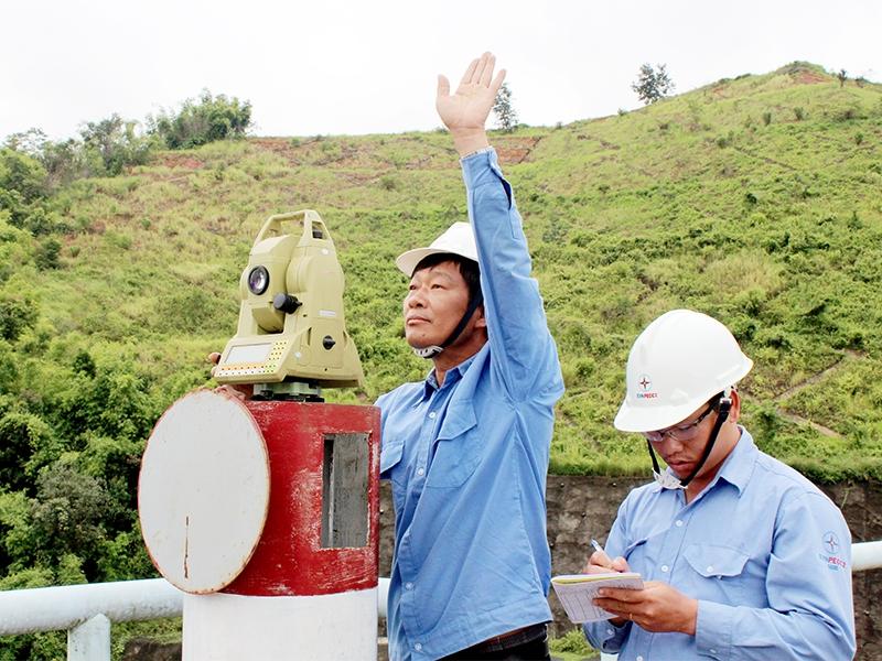 Khoan Khảo sát trên Đập Thuỷ điện Đồng Nai 3